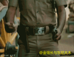 教皇版警察拿枪点烟动态图
